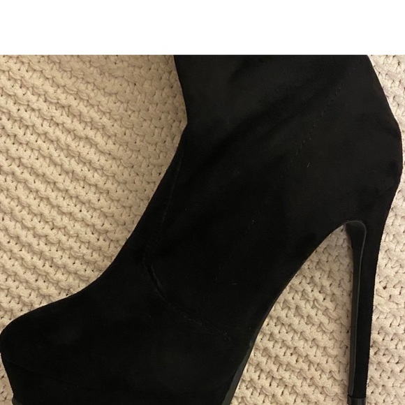 Thigh high stiletto boots - Picture 3 of 6